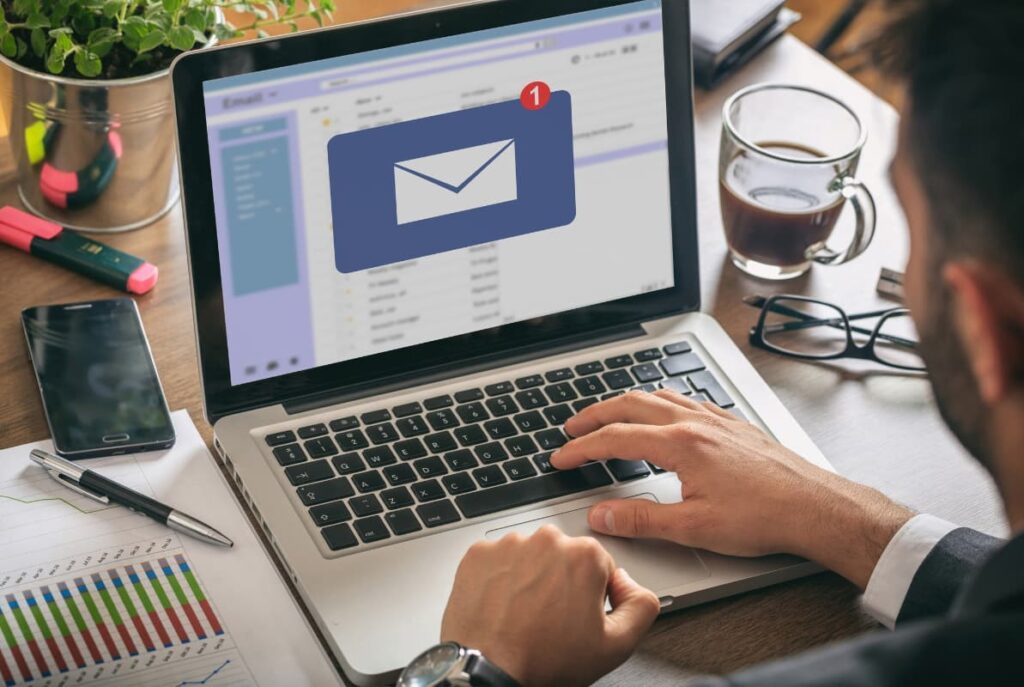 Email tracking tools to identifies the geographical location of an email