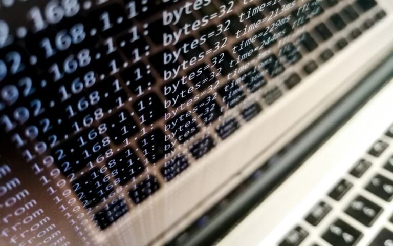 Test network connectivity to a host by sending ICMP echo requests.