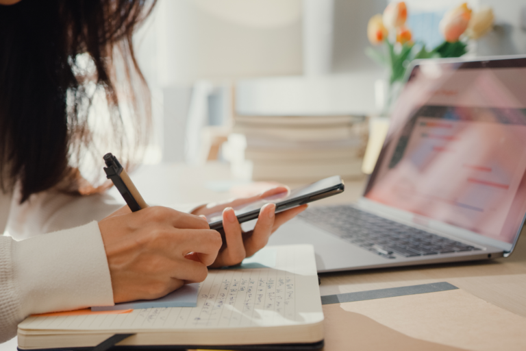 Scheduling Texts on an iPhone