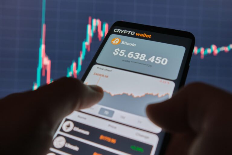 Cryptocurrency scam uses a fake trading platform to deceive investors.
