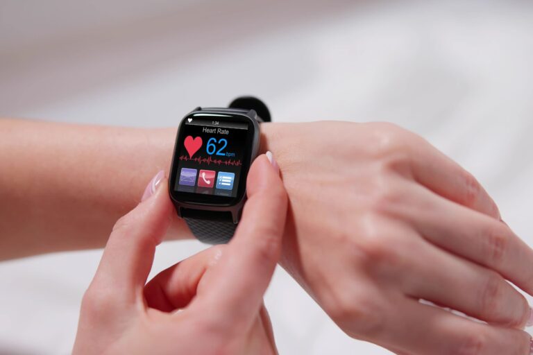 Smartwatch tracking health data such as steps, heart rate, sleep, stress, blood oxygen, and location with privacy risks.