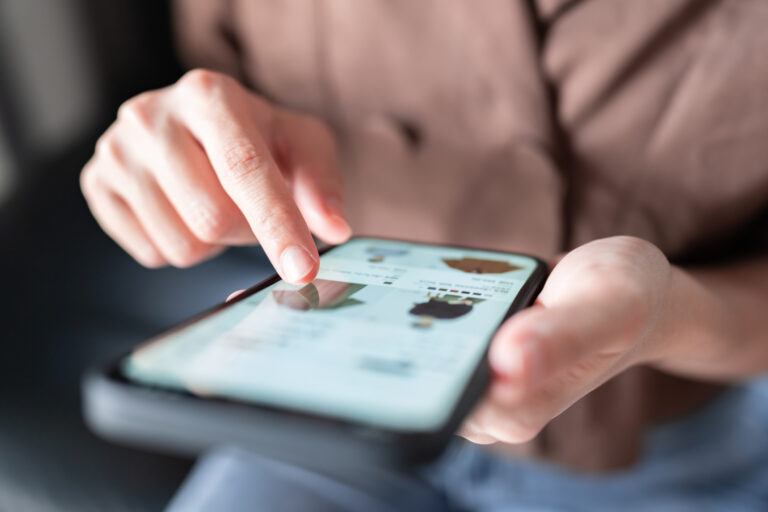 Whether you're buying or selling, Facebook Marketplace scams are targeting you.