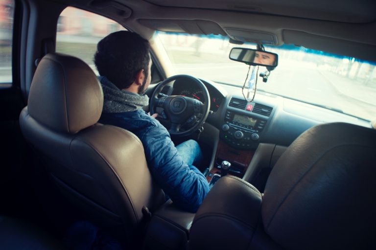 How to Stay Safe While Ridesharing with Uber, Lyft, and Others