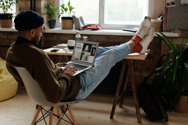 Avoid Scams on Gig Worker Sites Like Fiverr and Upwork