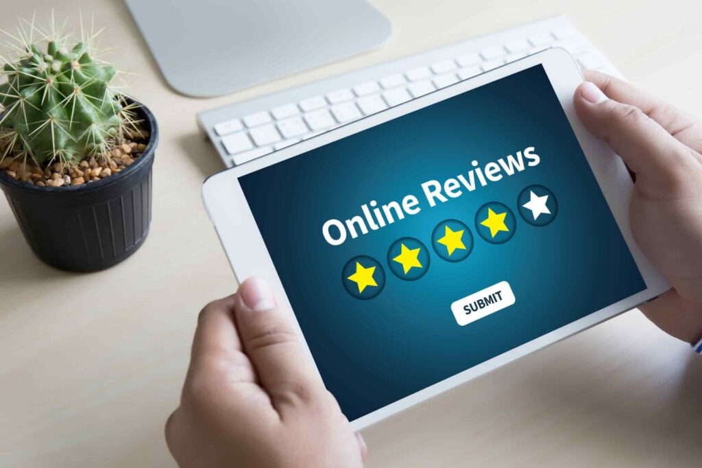 Person leaving feedback through an online review form.